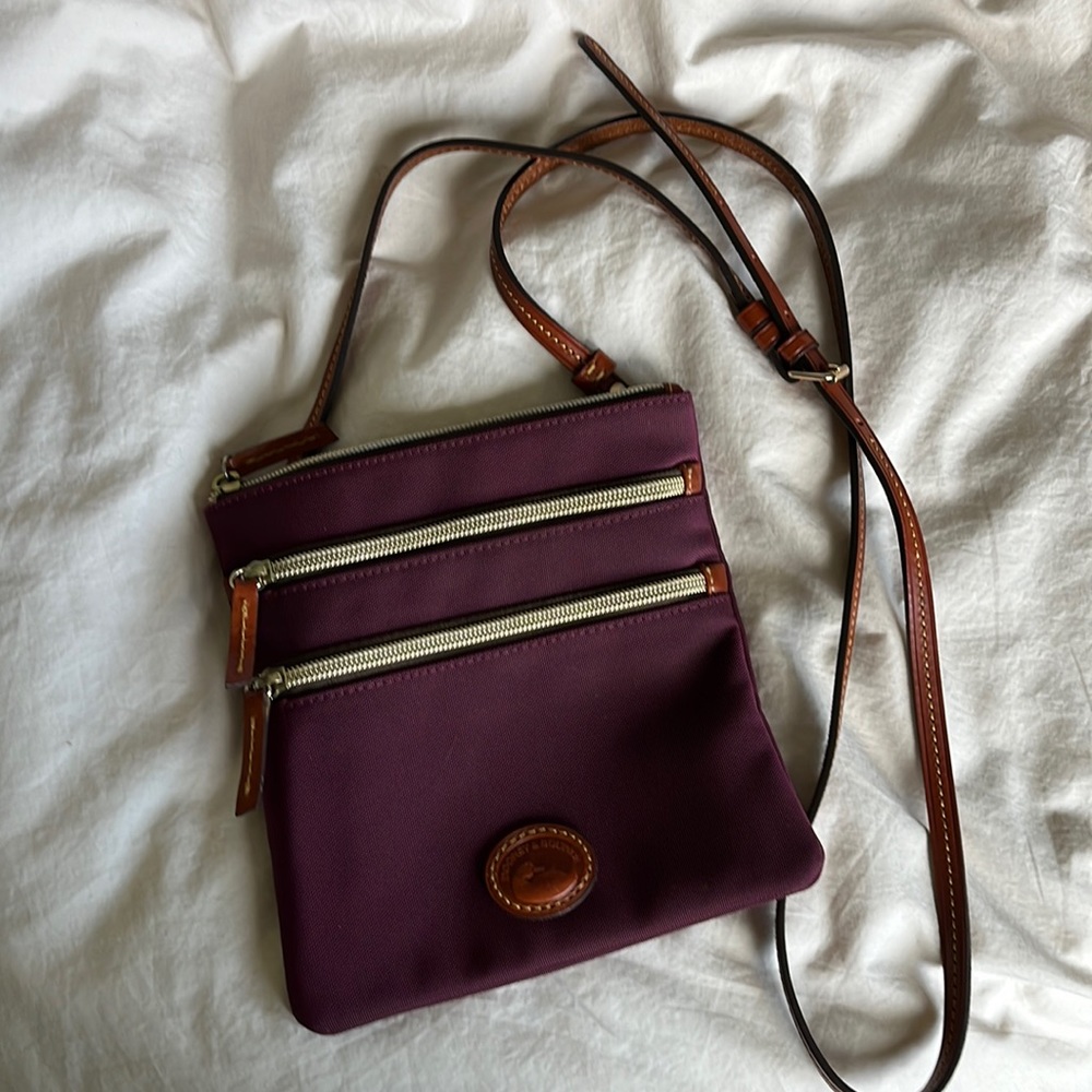 Dooney & Bourke cross body bag